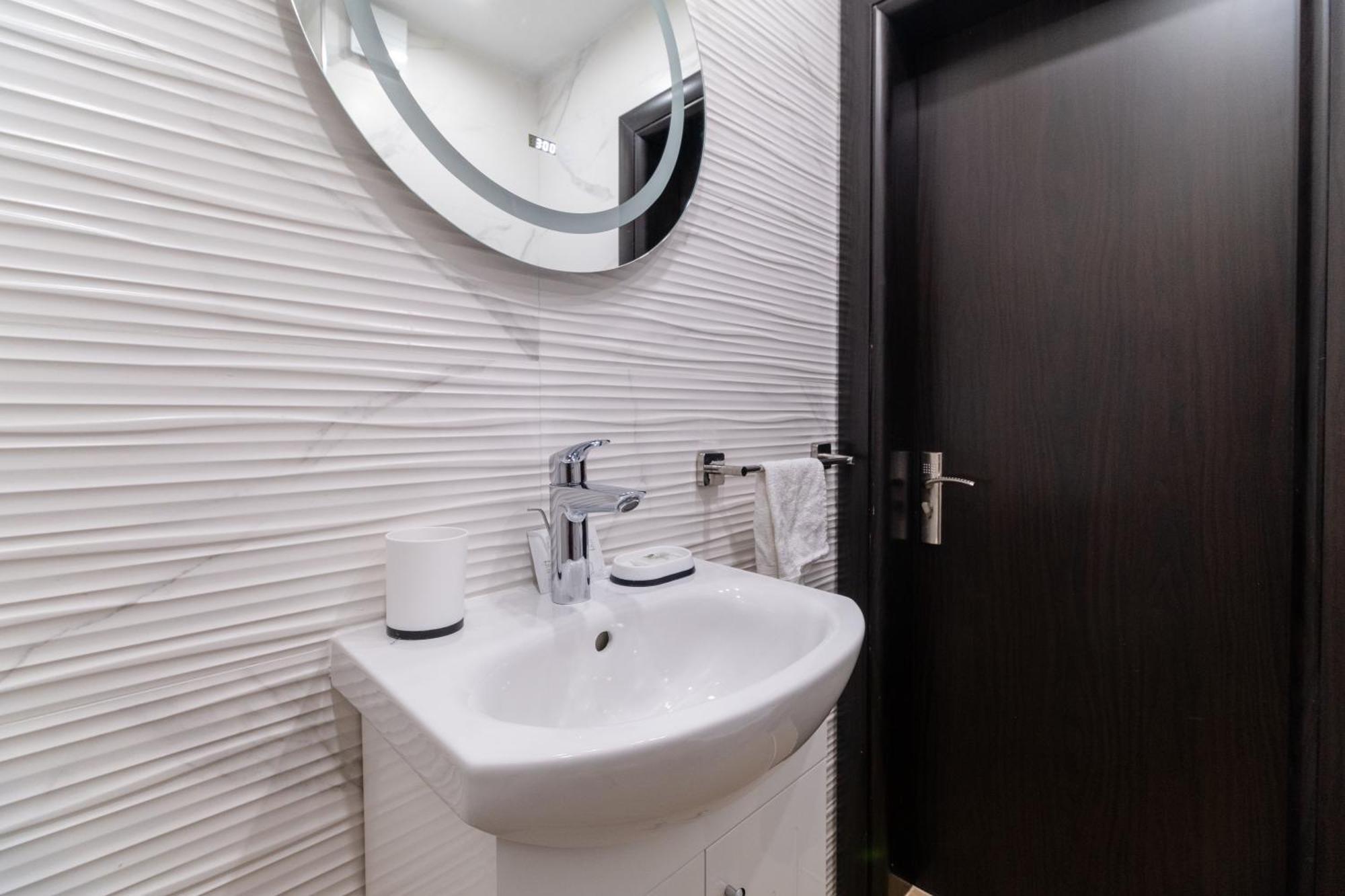 1-Bedroom Apartment With Free Private Parking Plovdiv Exterior photo