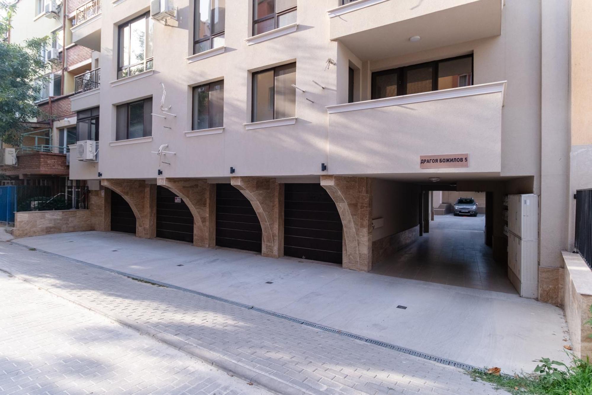 1-Bedroom Apartment With Free Private Parking Plovdiv Exterior photo